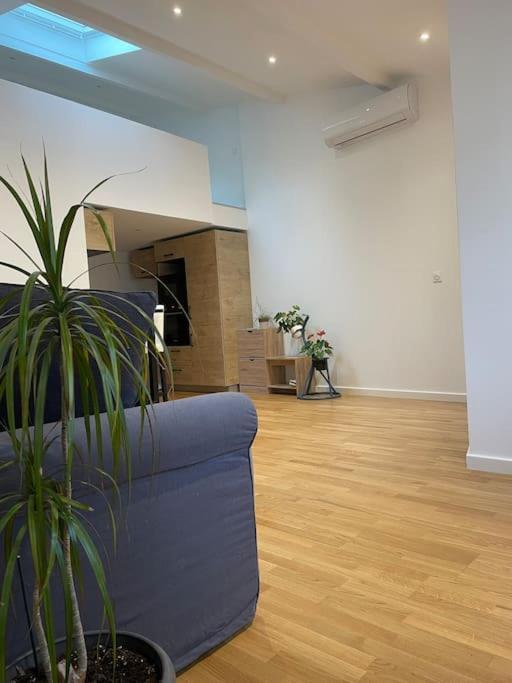 Appartement Atypique Et Fraichement Renove Saint-Vallier  Exteriör bild