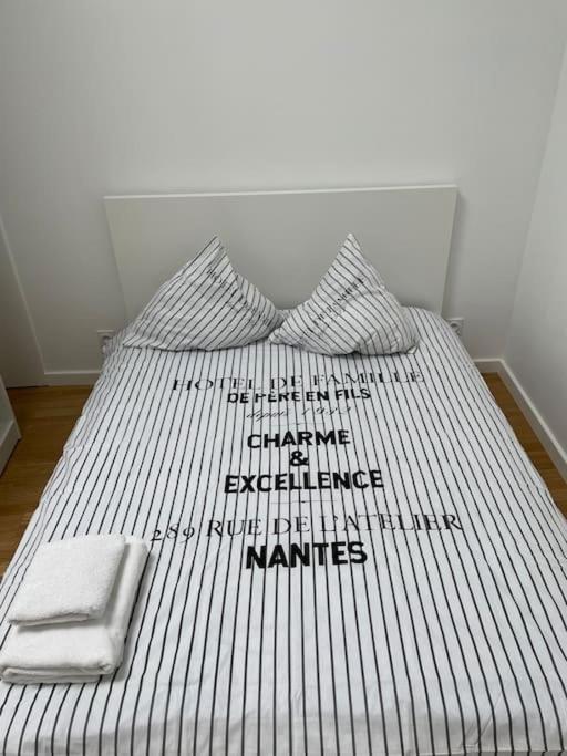 Appartement Atypique Et Fraichement Renove Saint-Vallier  Exteriör bild