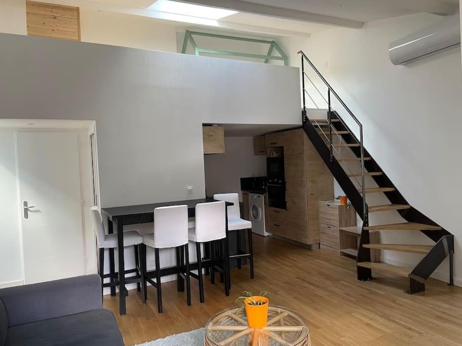 Appartement Atypique Et Fraichement Renove Saint-Vallier  Exteriör bild
